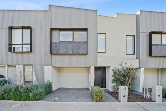40 Ambassador Circuit, Cranbourne South, Vic 3977