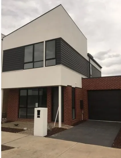 43 Oakden Cr, St Albans, Vic 3021