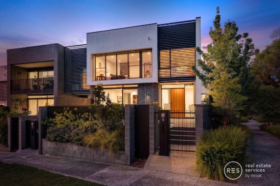 5 Makybe Walk, Doncaster, Vic 3108