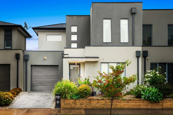 5 Moncrieff Parade, Point Cook, Vic 3030