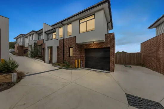 5 Sooty Lane, Pakenham, Vic 3810