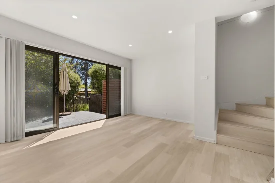 52/39 Jerrabomberra Avenue, Narrabundah, ACT 2604 - For Rent