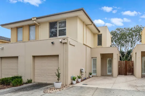 6/2 Coventry Drive, Sandhurst, Vic 3977