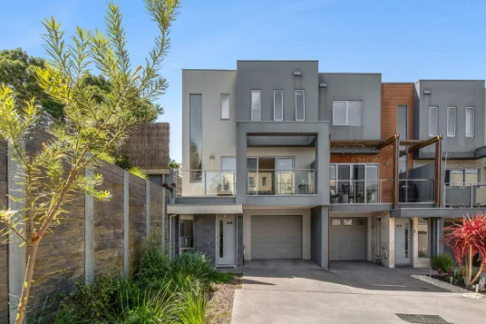 6 Binnacle Court, Safety Beach, Vic 3936