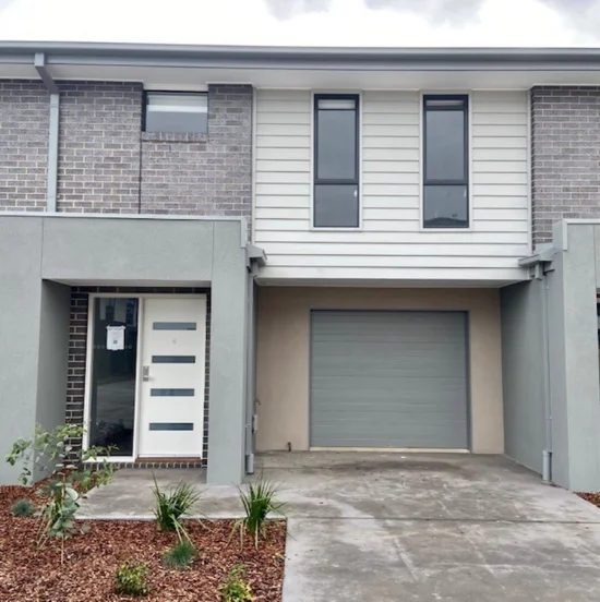 6 Malbec Place, Clyde North, Vic 3978 - For Rent