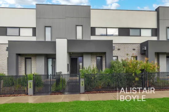 6 Vendeen Walk, Clyde North, Vic 3978