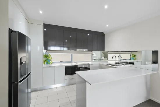 60/5074 Emerald Island Drive, Carrara, Qld 4211-Image
