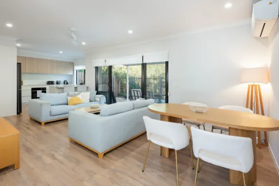 7/74 Finnegan Way, Coomera, Qld 4209
