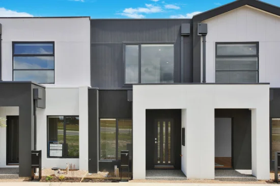 7 Pajaro Walk, Clyde North, Vic 3978 - For Rent