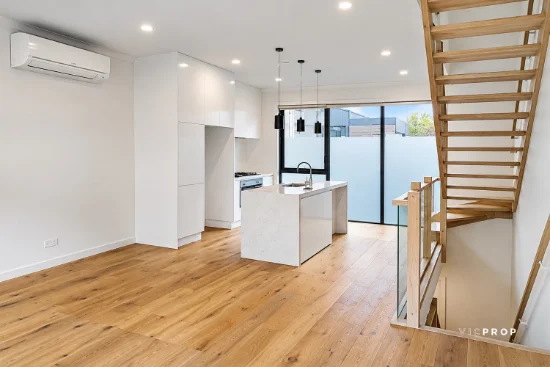 7 Tomkins Road, Port Melbourne, Vic 3207