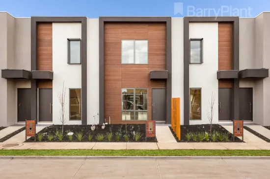 71 Waterhaven Boulevard, Point Cook, Vic 3030