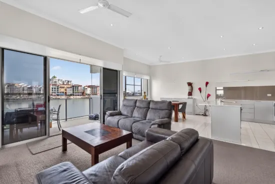 73/5033 Emerald Island Drive, Carrara, Qld 4211-Image