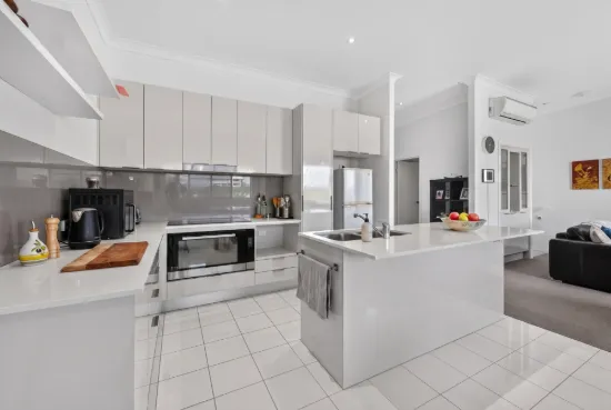 73/5033 Emerald Island Drive, Carrara, Qld 4211-Image