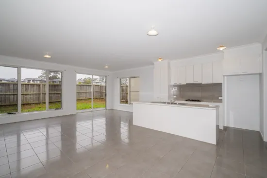 75 Willow glen Boulevard, Cranbourne, Vic 3977