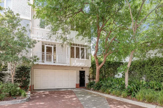 76 Esplandade West, Port Melbourne, Vic 3207