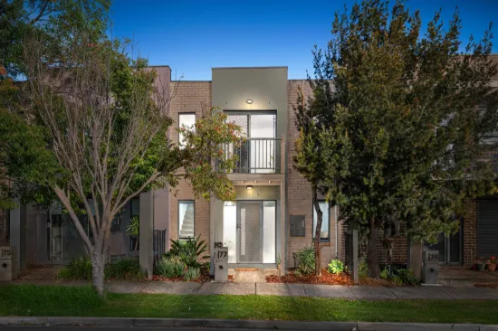 77 Lyndarum Drive, Epping, Vic 3076