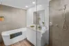 8/142 The Esplanade, Paradise Point, Qld 4216-Image