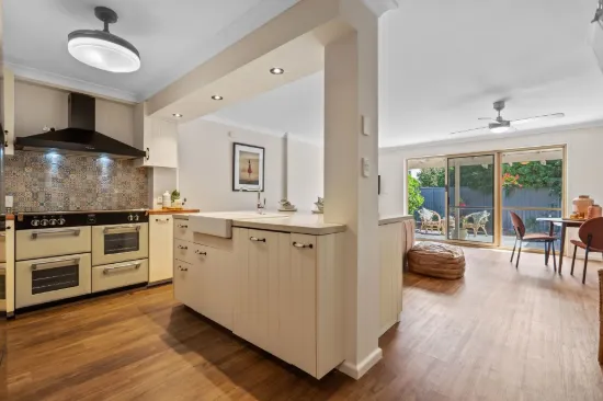 8/142 The Esplanade, Paradise Point, Qld 4216-Image