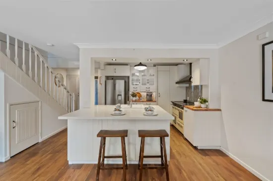 8/142 The Esplanade, Paradise Point, Qld 4216-Image