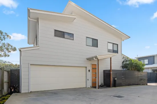 8/156 Whiting Street, Labrador, Qld 4215