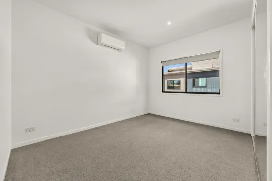 8/156 Whiting Street, Labrador, Qld 4215-Image