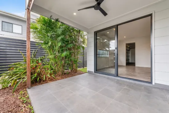 8/156 Whiting Street, Labrador, Qld 4215-Image