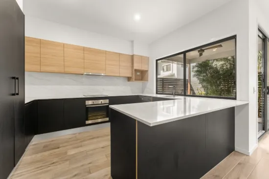 8/156 Whiting Street, Labrador, Qld 4215-Image
