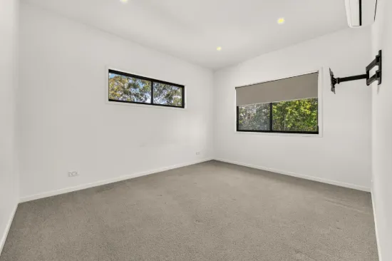 8/156 Whiting Street, Labrador, Qld 4215-Image