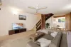 8/24 Bayswater Terrace, Hyde Park, Qld 4812-Image