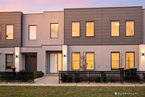 8 Arklay Road, Thornhill Park, Vic 3335