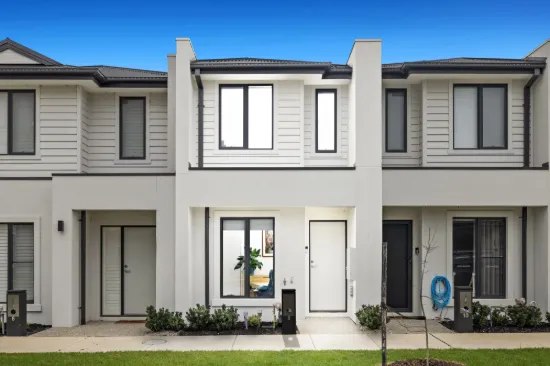 8 Boysenberry Close, Clyde North VIC 3978-Image