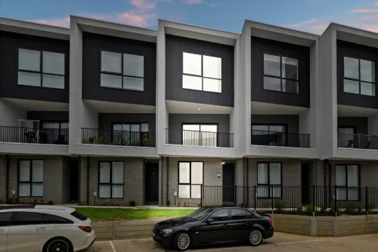 8 Casalingo Boulevard, Mill Park, Vic 3082