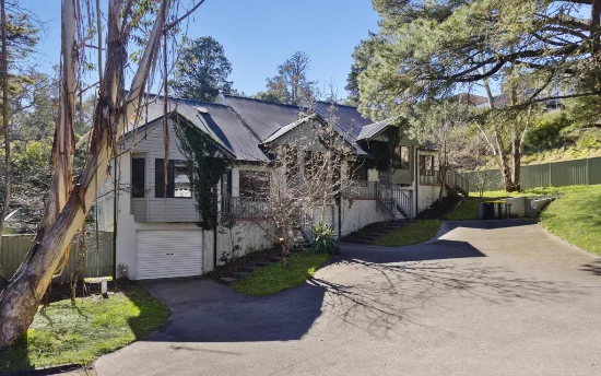 8 Quinns Avenue, Leura, NSW 2780