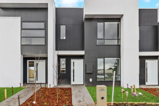 8a Nelson Street, Cranbourne East, Vic 3977