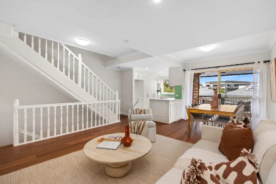 9/27 Swann Road, Taringa, Qld 4068