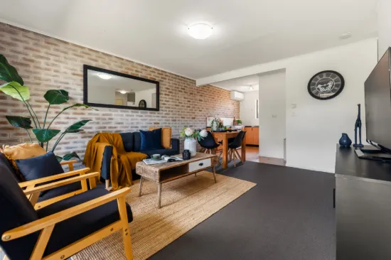 Unit 1/4 Conoble Crt, Eagleby, Qld 4207