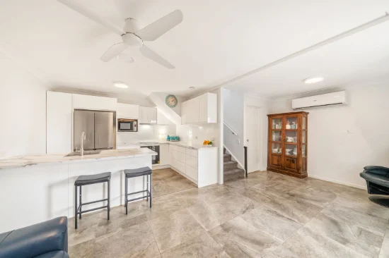 unit 14/48-54 Fleet Drive, Kippa-Ring, Qld 4021