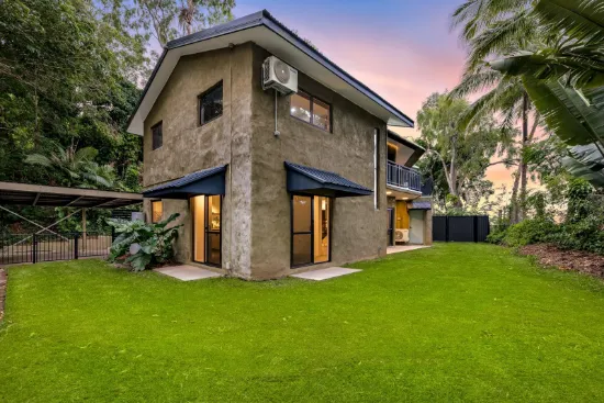 Unit 2/22-24 Collins Avenue, Edge Hill, Qld 4870