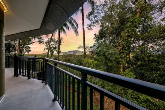 Unit 2/22-24 Collins Avenue, Edge Hill, Qld 4870-Image