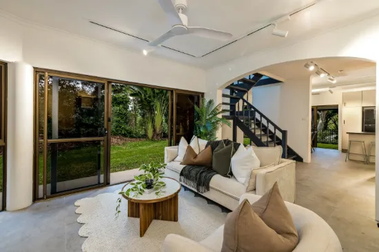 Unit 2/22-24 Collins Avenue, Edge Hill, Qld 4870-Image
