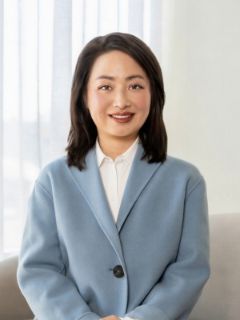 Tracy Zhang - Real Estate Agent