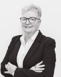 Trish Brewer - Real Estate Agent