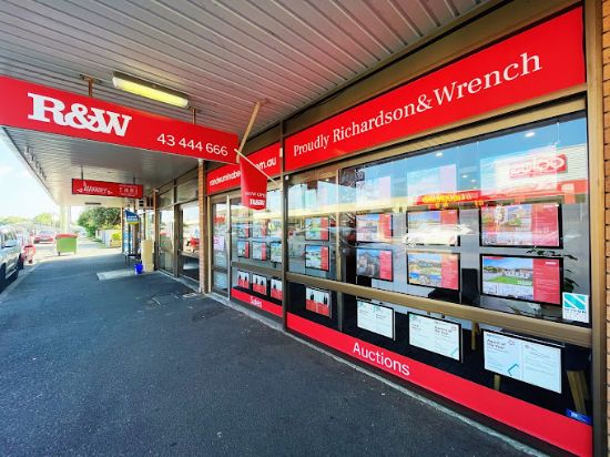 Richardson & Wrench - Umina Beach - Real Estate Agency