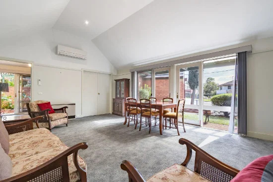1/1-11 Tasman Avenue, Strathmore Heights, Vic 3041