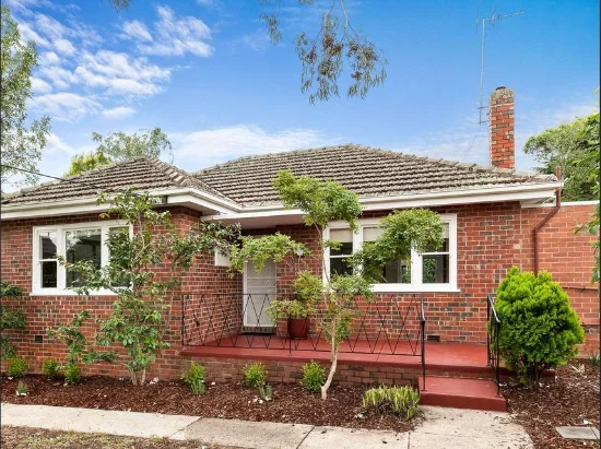 1/1 Cherryhinton Street, Box Hill, Vic 3128 - For Rent