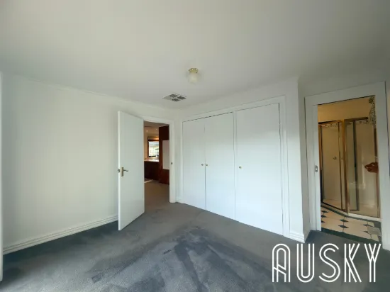 1/10 Cook Road, Mitcham, Vic 3132