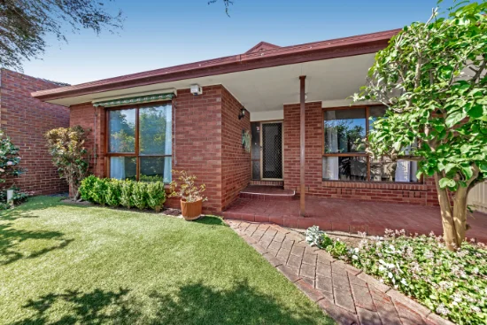 1/10 Hall Street, McKinnon, Vic 3204