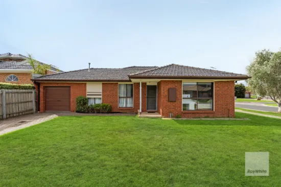 1/10 Saratoga Crescent, Keilor Downs, Vic 3038