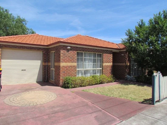 1/10 Toolern Street, Melton South, Vic 3338