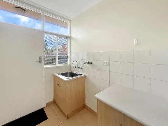 1/100 Barrabool Road, Highton, Vic 3216-Image